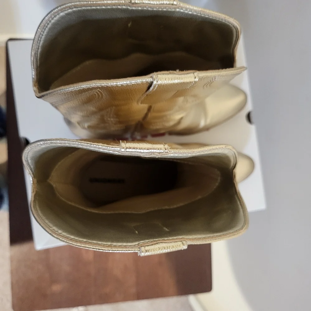 Unionbay Women's Gold Western Boots Used 1 Time No Box - Picture 5 of 8